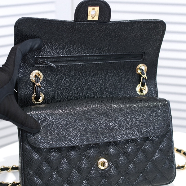 シャネルバッグ角部分ディテール